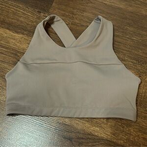 NWT MONO B Criss Cross Adjustable Sports Bra